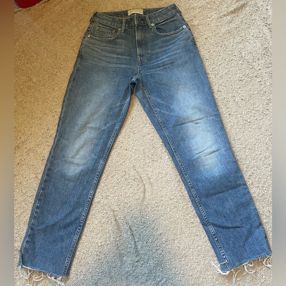 Everlane - The Curvy Cheeky Jean. Size 25 ankle